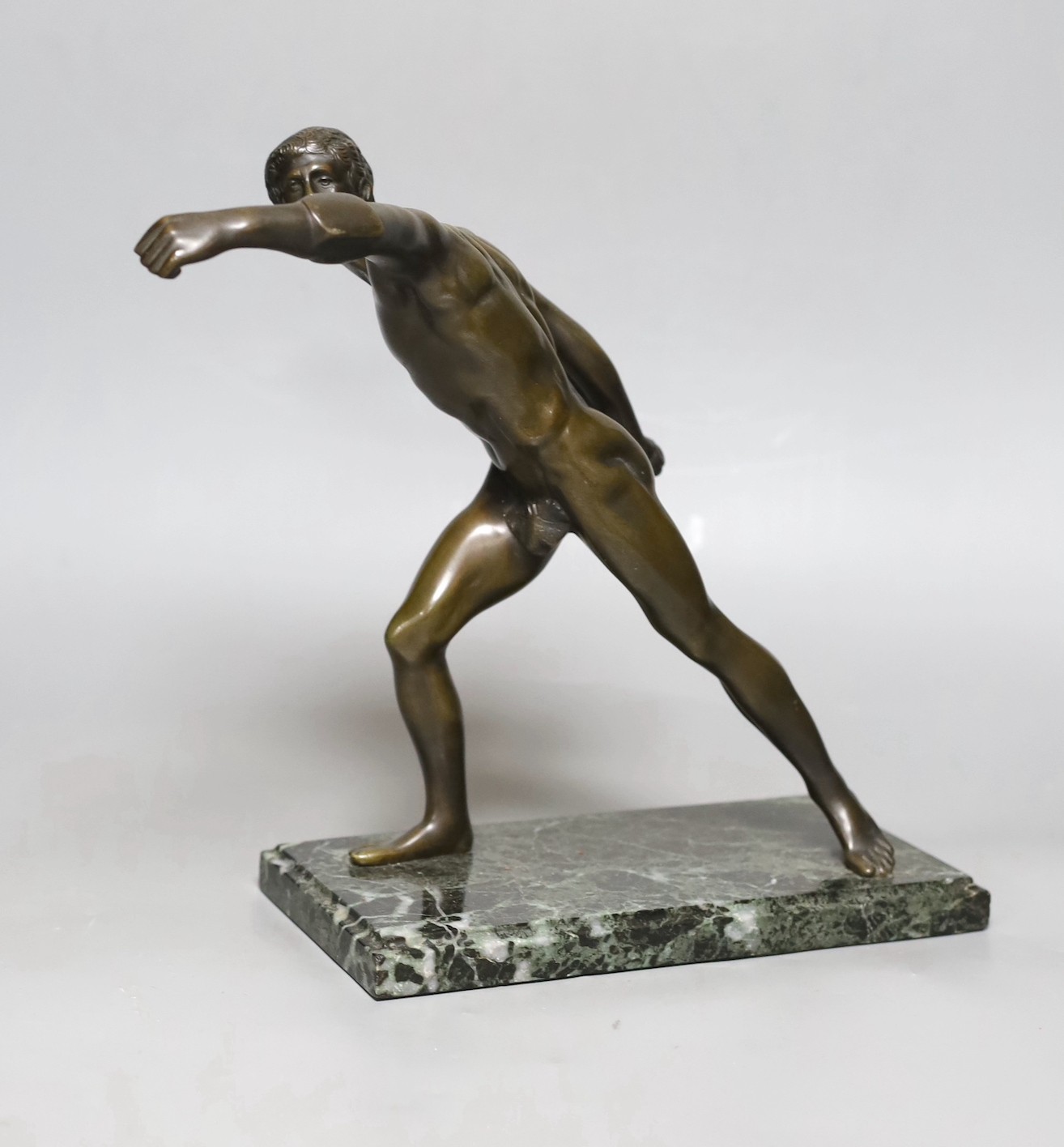 After the Antique, a bronze figure of a gladiator 28.5cm